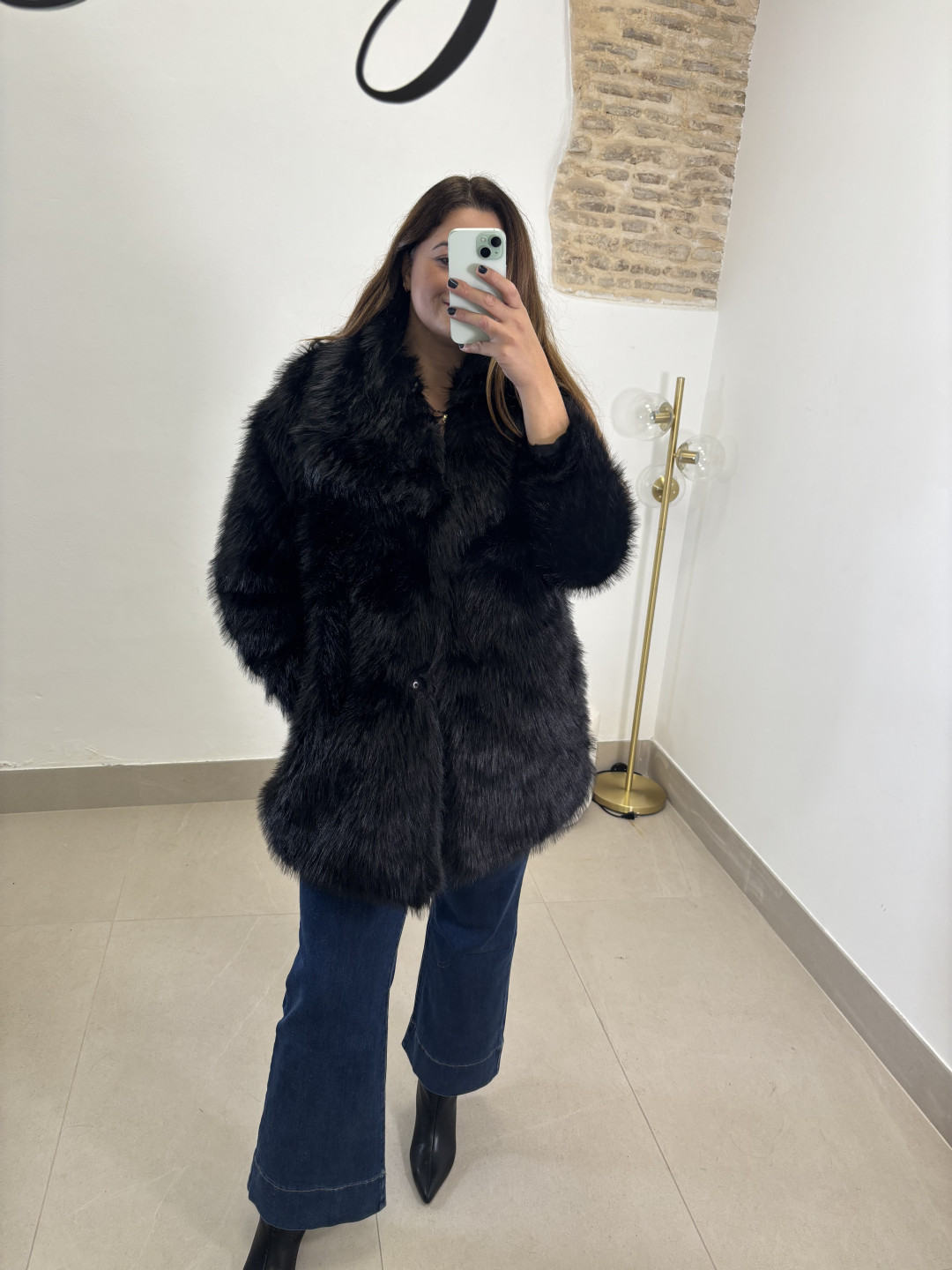 Abrigo pelo largo negro