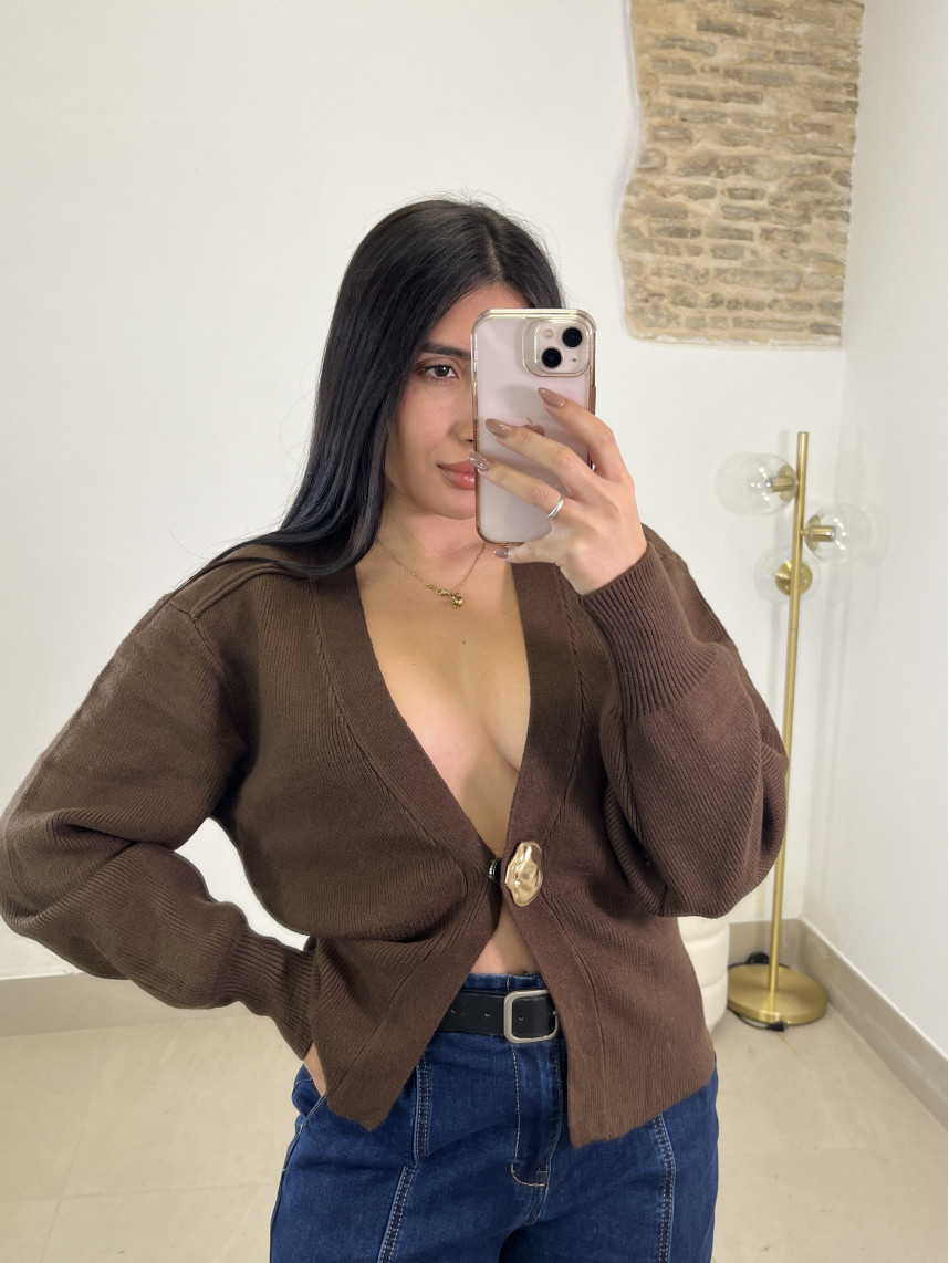 Rebeca boton dorado marron