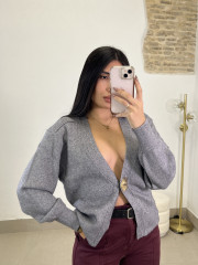 Rebeca boton dorado gris