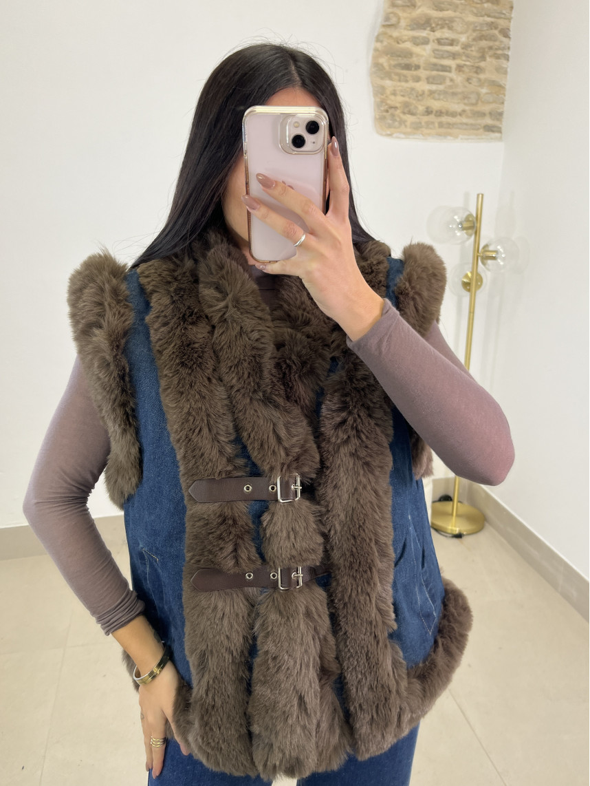 chaleco denim combinado pelo