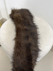 cuello pelos combinado marron/negro