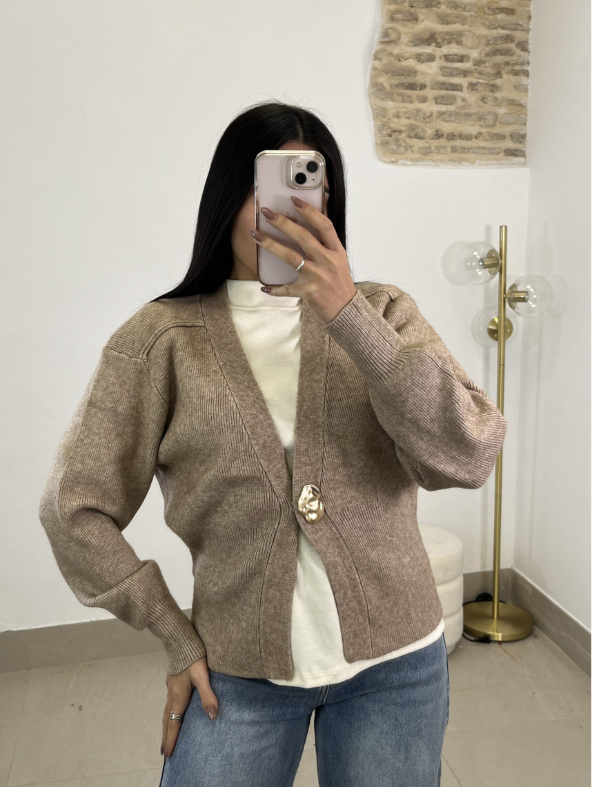 Rebeca boton dorado camel