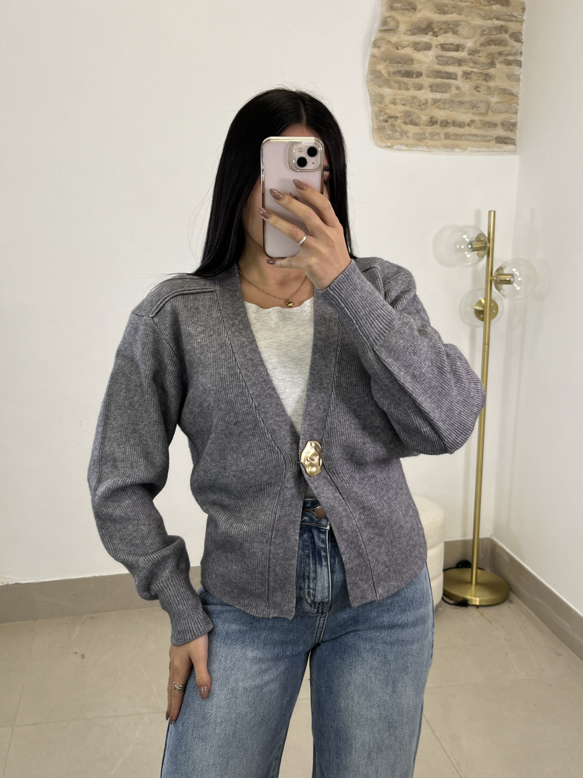 Rebeca boton dorado gris