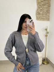 Rebeca boton dorado gris