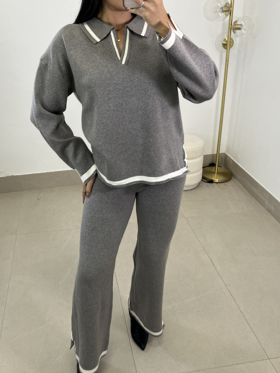 conjunto cuello polo punto gris