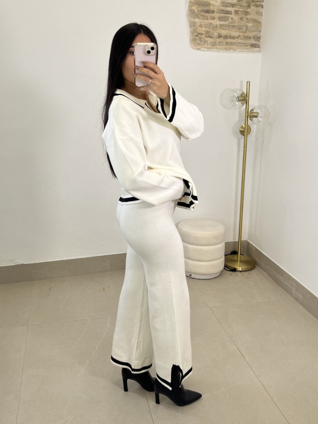 conjunto cuello polo punto blanco