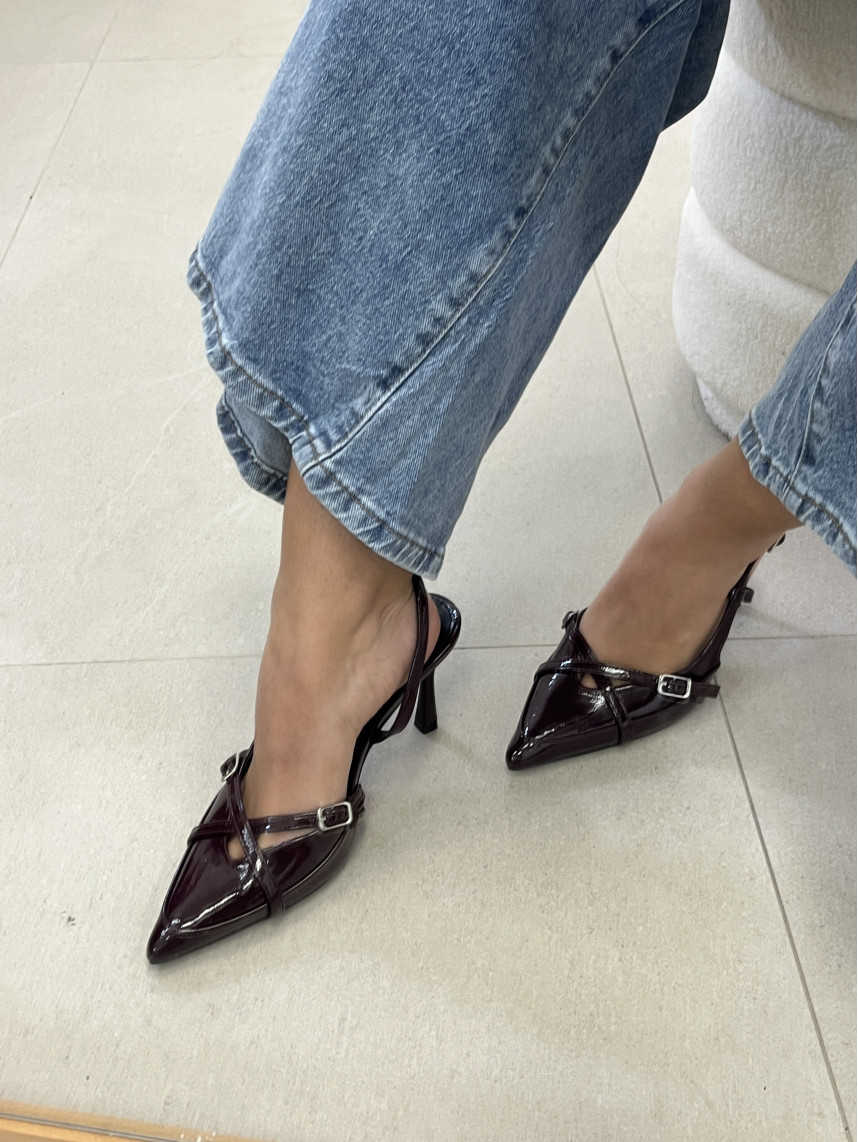 Sandalia tacon berenjena