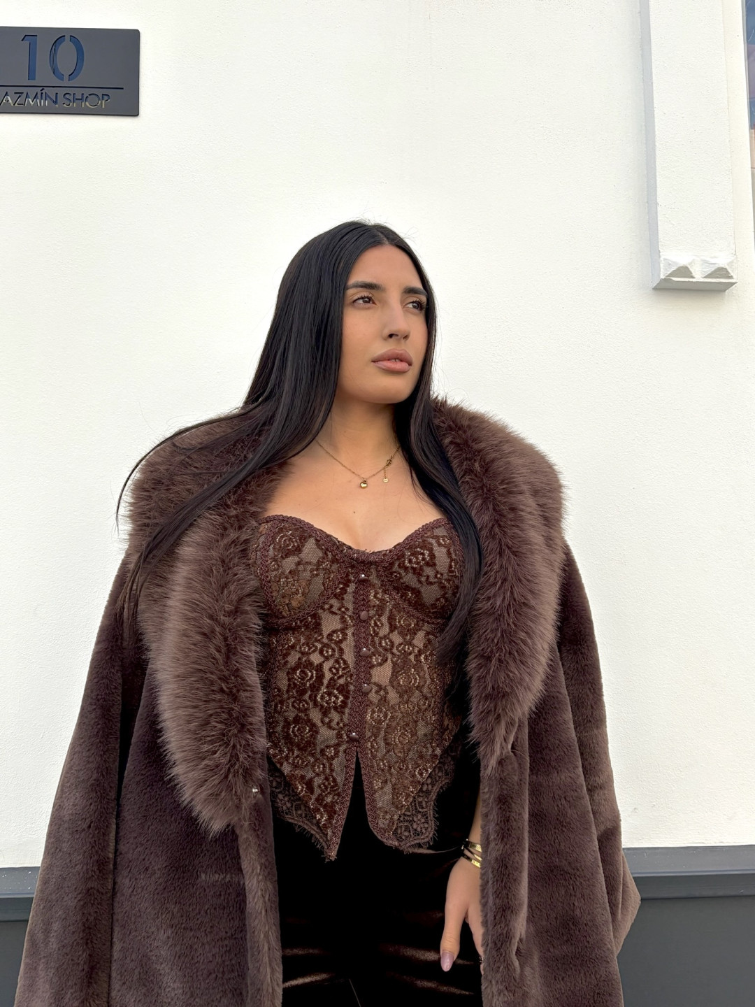 corse encaje terciopelo marron