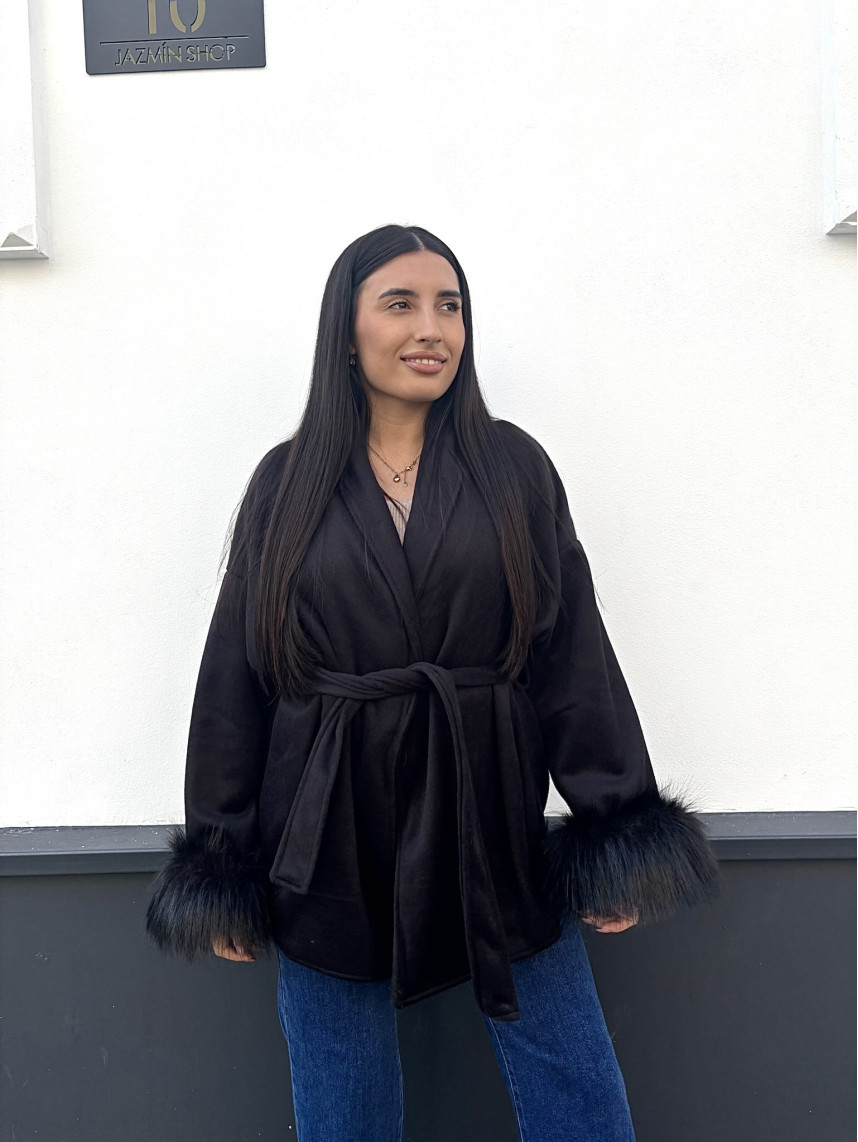 Abrigo paño corto plumas manga negro