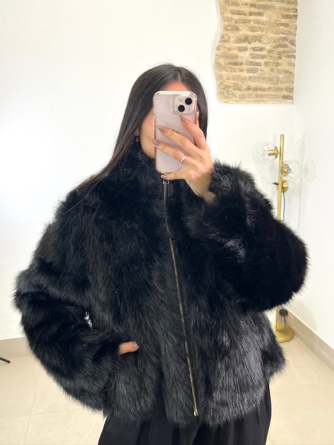 Abrigo corto cremallera pelos negro