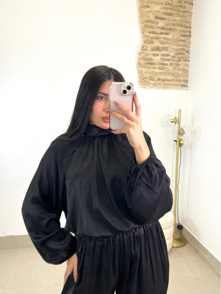 Blusa detalle lazo espalda negra