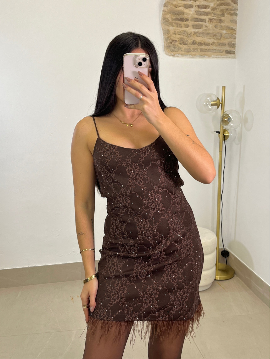 vestido brillo encaje pluma marron