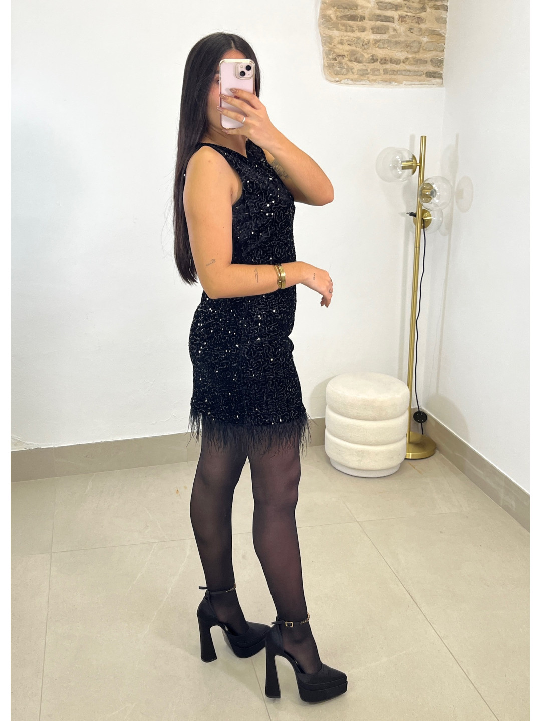 vestido lentejuela plumas negro