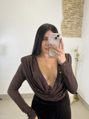 Top destellos drapeado marron