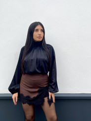 falda pantalón detalle encaje marron