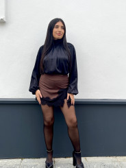 falda pantalón detalle encaje marron