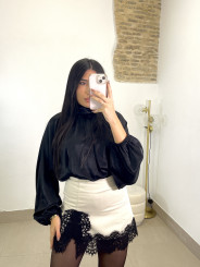 faldapantalon detalle encaje beige