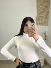 Camiseta basica cuello alto blanca