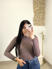 camiseta fina cuello perking marron