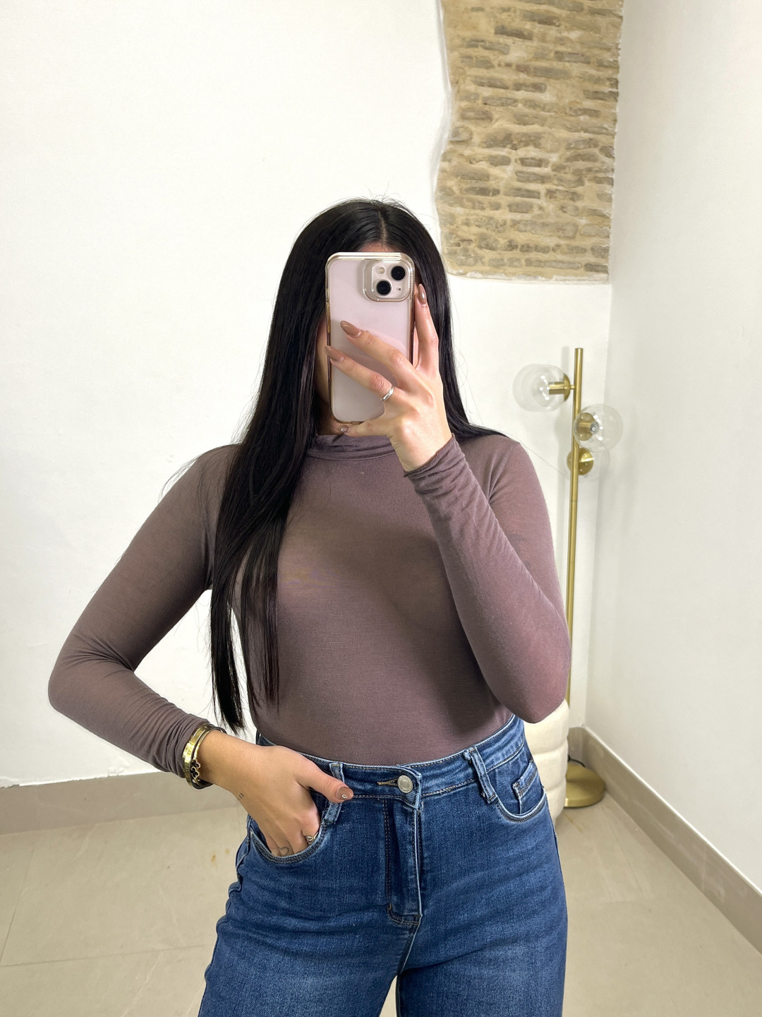 camiseta fina cuello perking marron