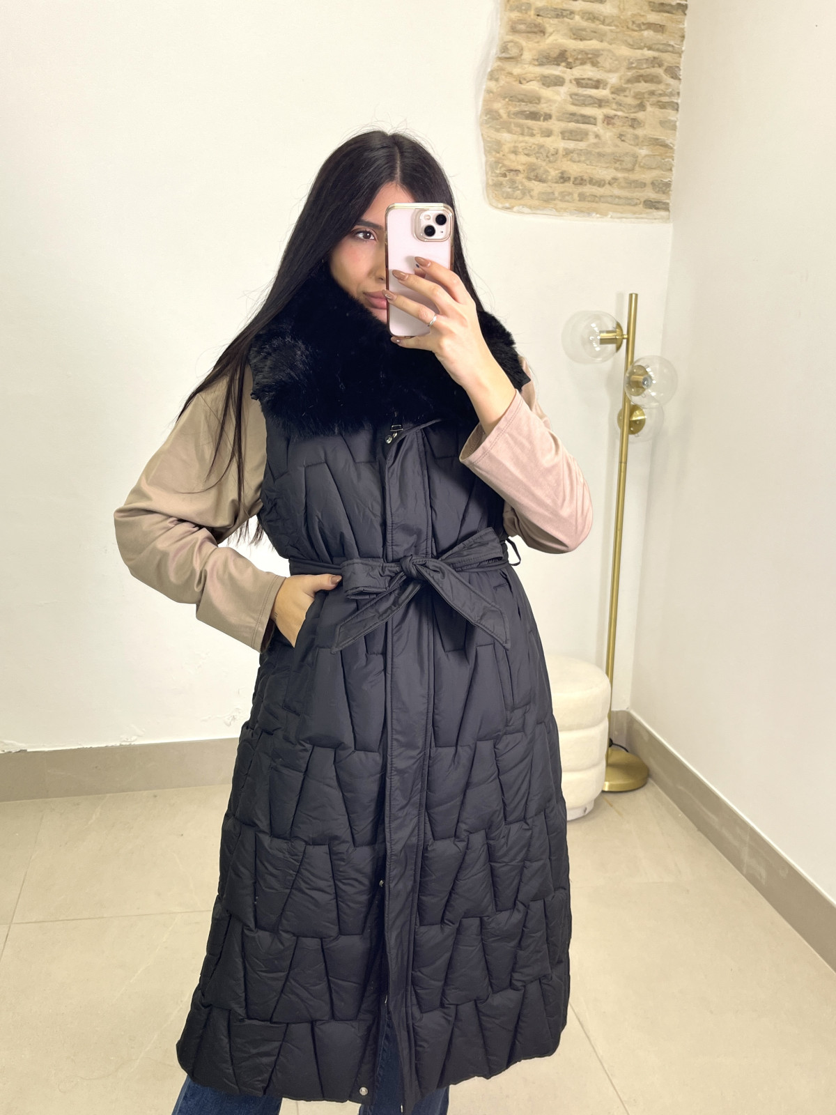 Chaleco anorak cuelllo pelos negro