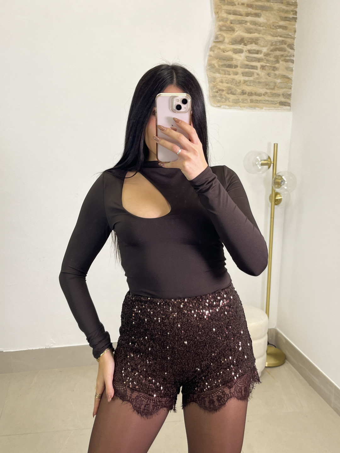 Short lentejuela detalle puntilla marron