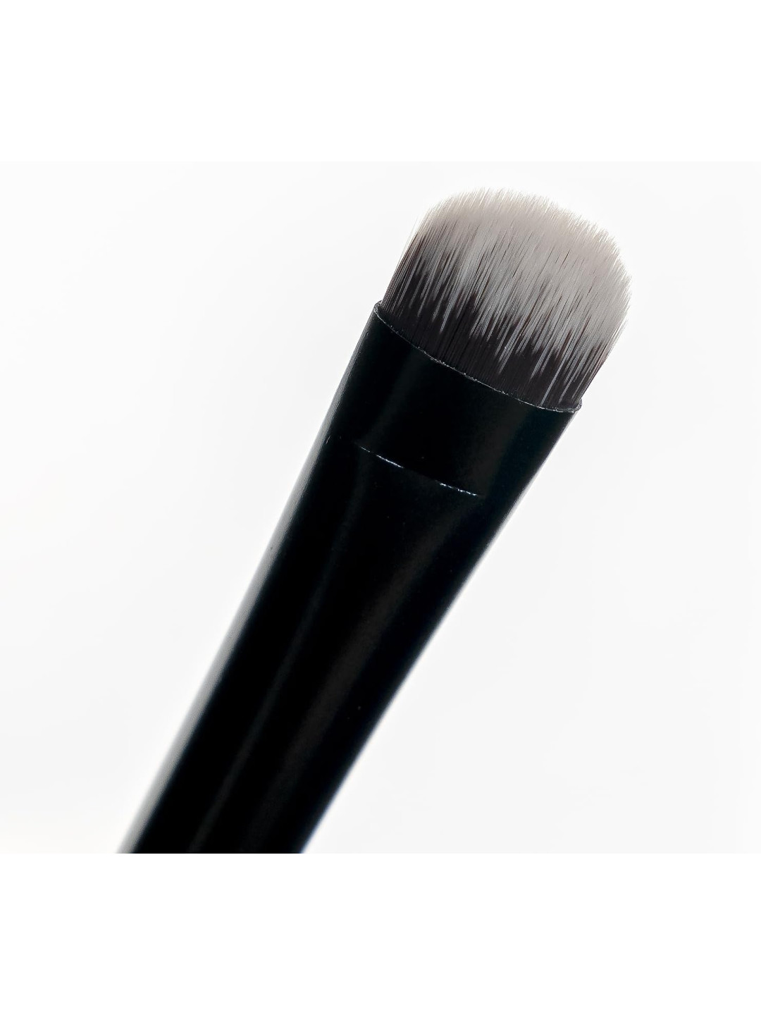 Carving Eye Brush |Pincel delineador ojos