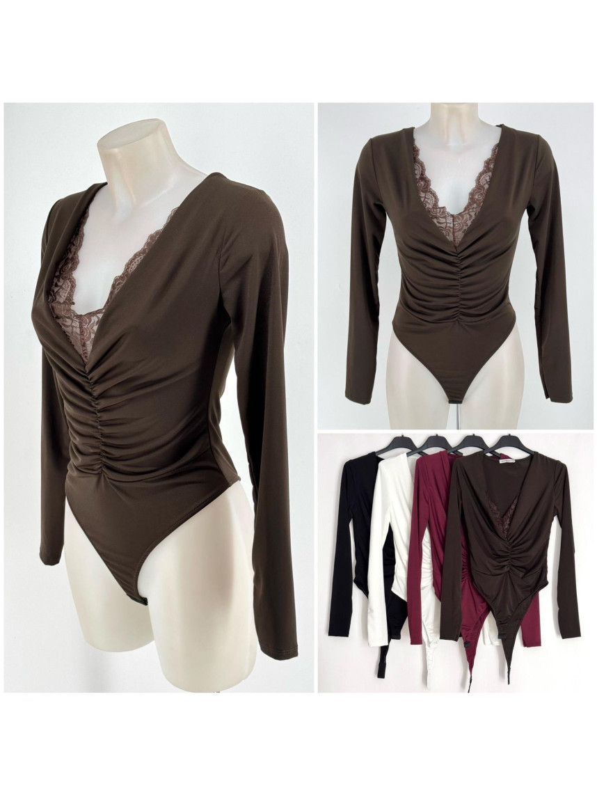 Body escote drapeado detalle encaje negro