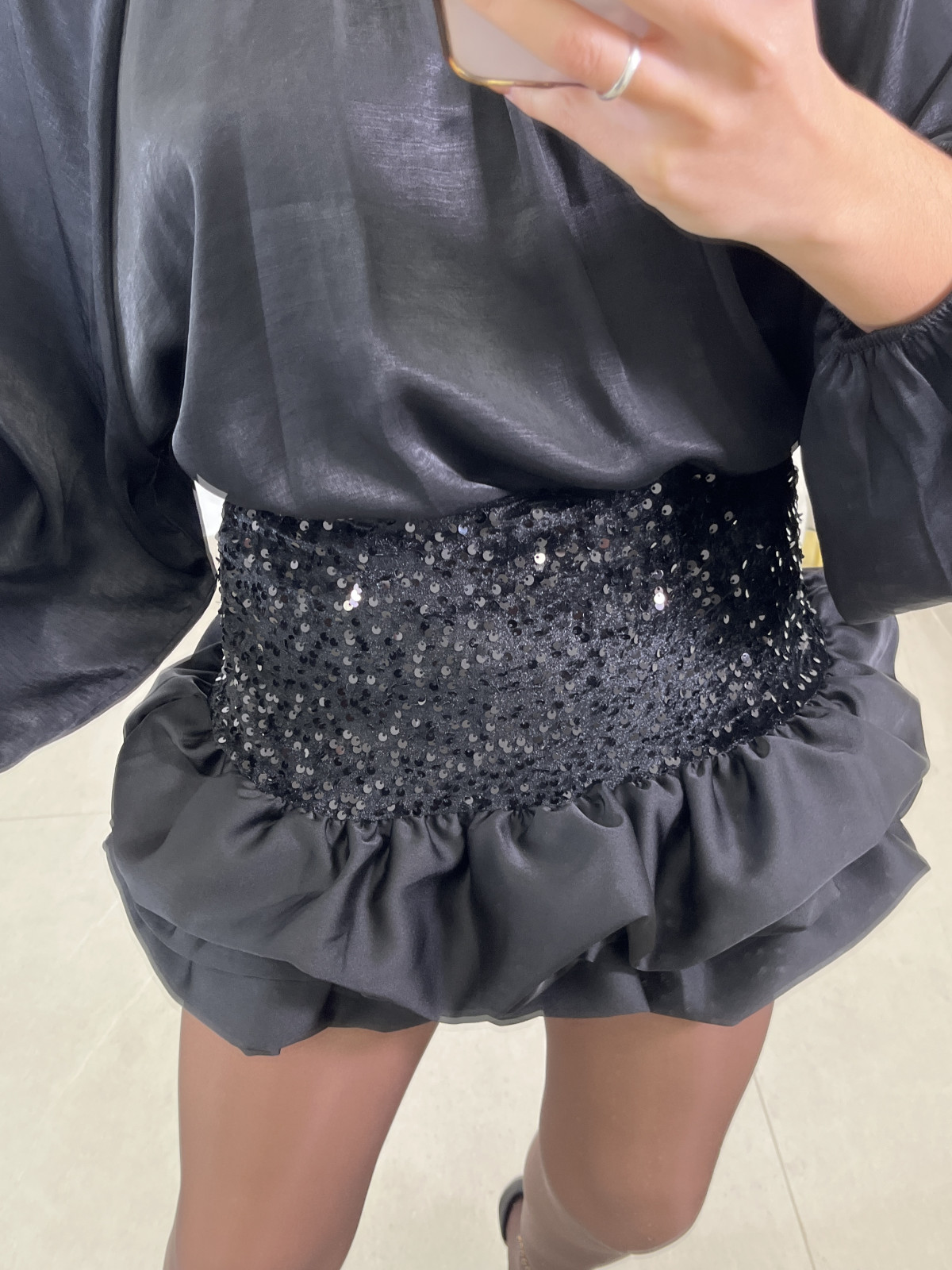 Short globo lentejuelas negro