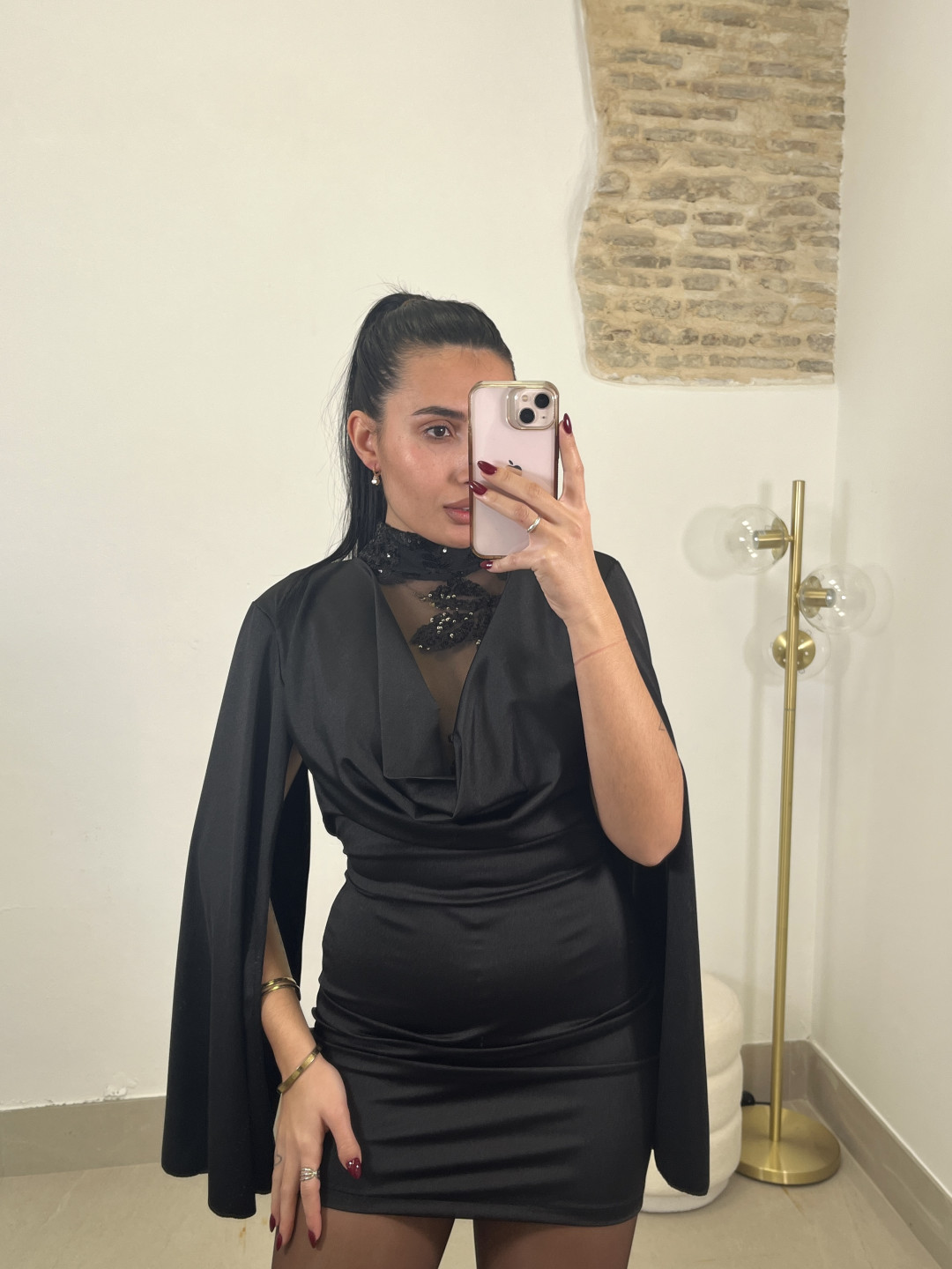 Vestido detalle escote lentejuela negro