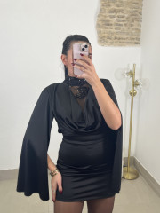 Vestido detalle escote lentejuela negro