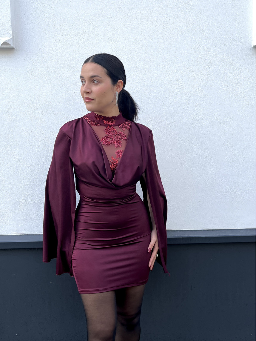 Vestido detalle escote lentejuela tinto