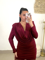 Vestido mini escote drapeado tinto