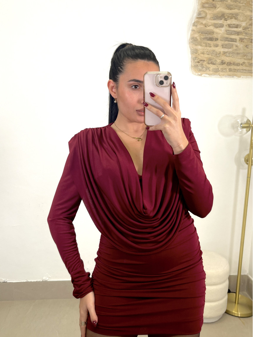 Vestido mini escote drapeado tinto