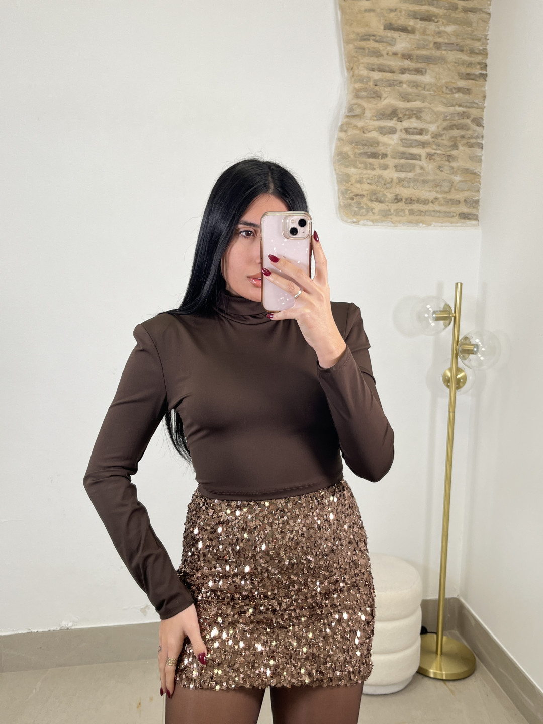 top basico crop marron