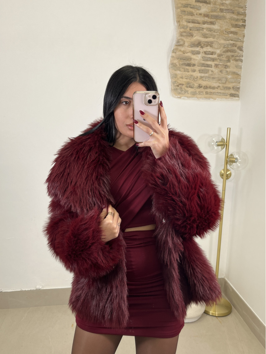 Abrigo pelo corto tinto