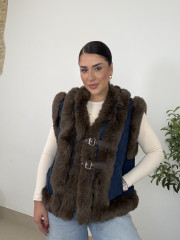 chaleco denim combinado pelo