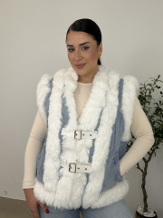 chaleco denim combinado pelo