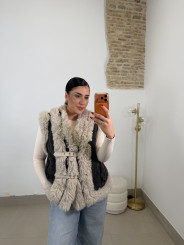 chaleco denim combinado pelo