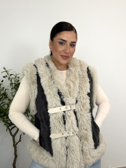 chaleco denim combinado pelo