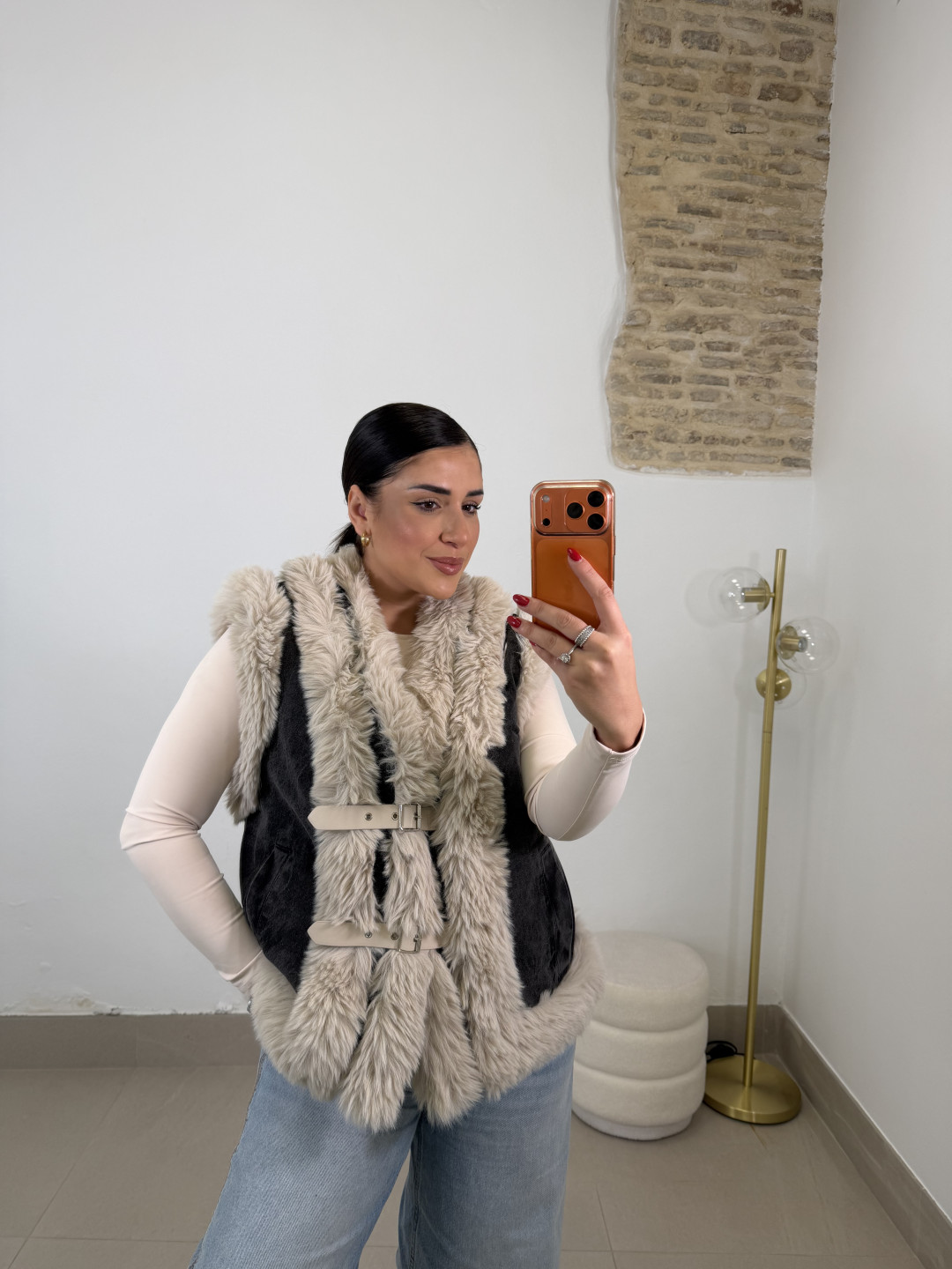 chaleco denim combinado pelo