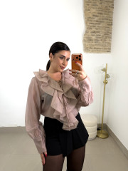 Blusa volante cuerdas escote