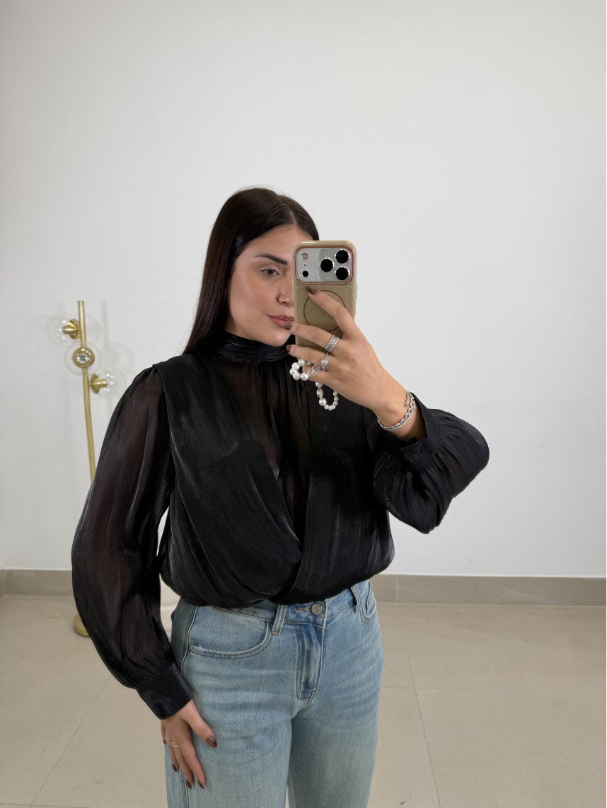 Blusa crop sara negra