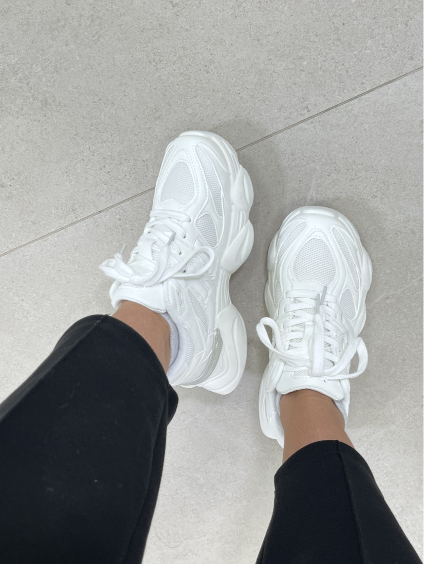 Zapatillas deportivas blancas
