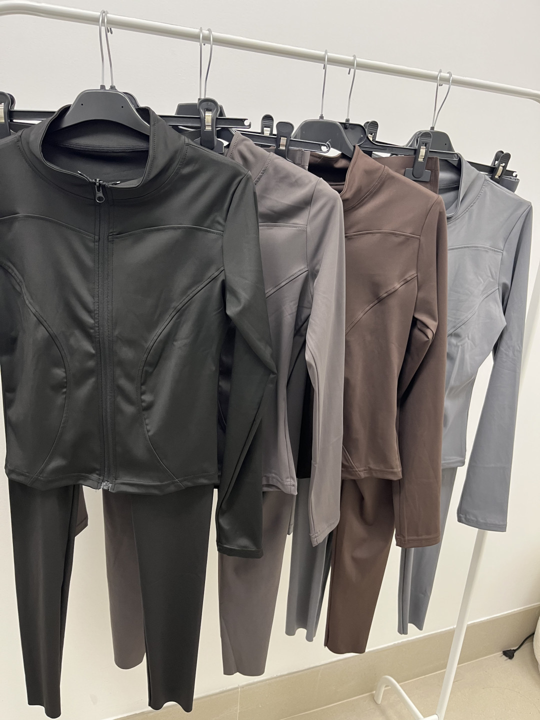 Conjunto deportivo dos piezas BZM261