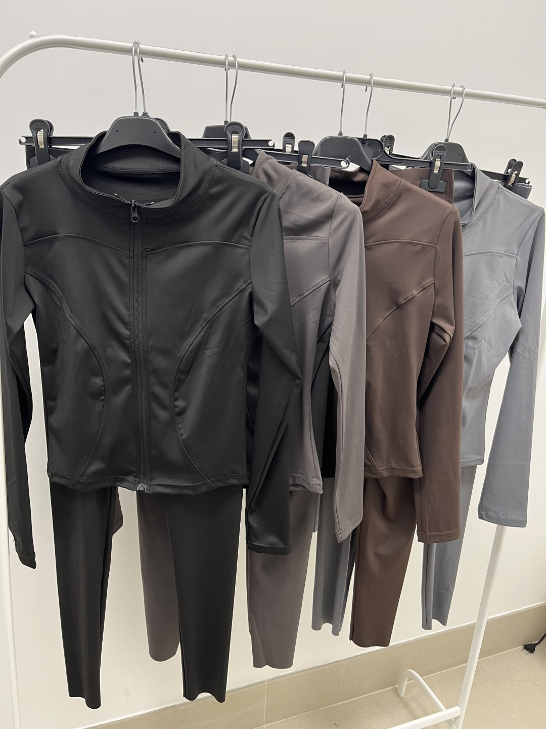 Conjunto deportivo dos piezas BZM261