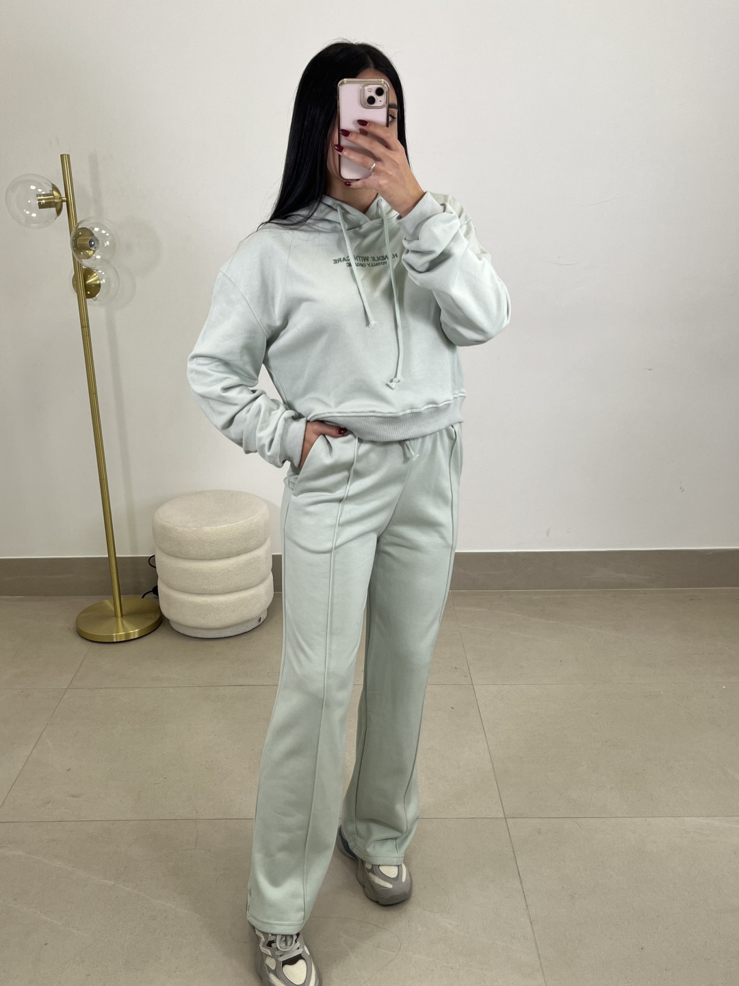 conjunto felpa handle with care