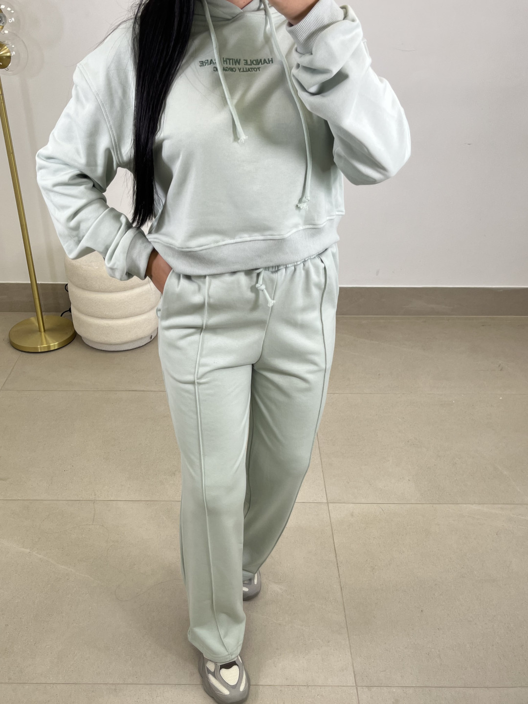 conjunto felpa handle with care