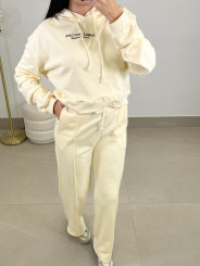 conjunto felpa handle with care