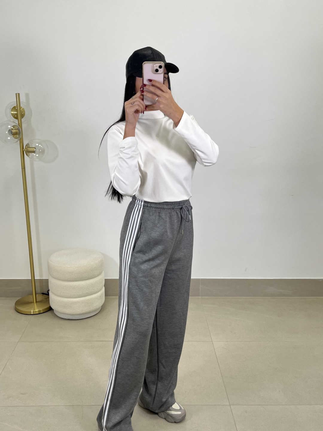 Pantalon felpa rayas laterales gris claro